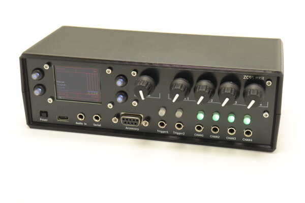 ZC95 MKII 4 Kanal E-Stim EStim Gerät Schwarz